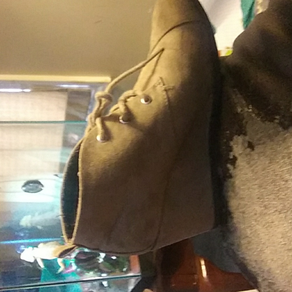 High heel boots